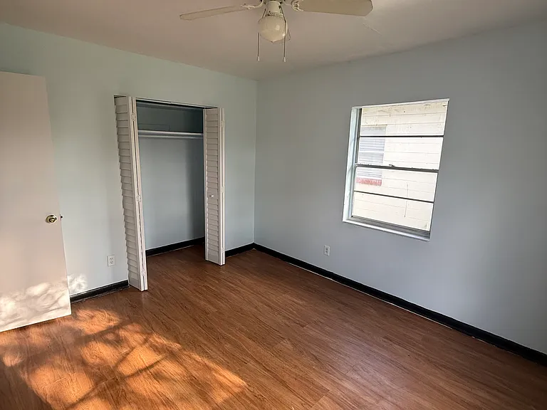 4565 Lexington Ave — Photo 6