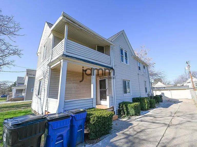 6616 Wakefield Ave — Photo 2