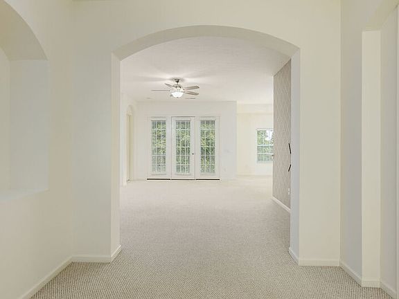 2nd image of 732 Redwood Ln