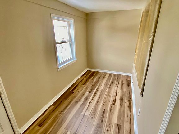 2nd image of 5 Middle St