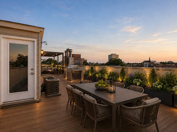 3rd image of 2427 W Augusta Blvd #3