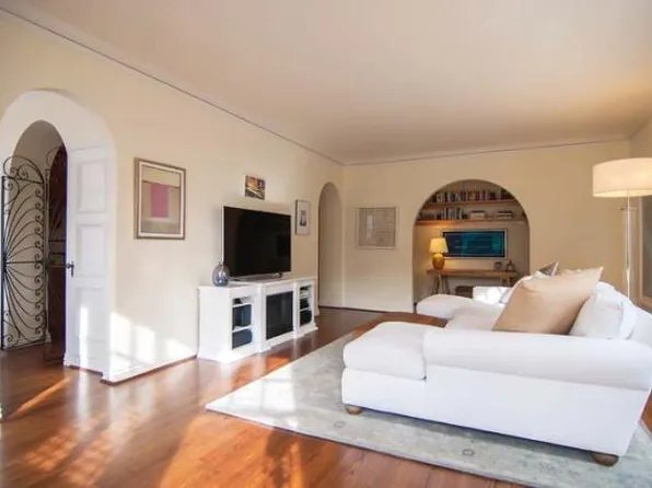 (undisclosed Address), Los Angeles, CA 90045