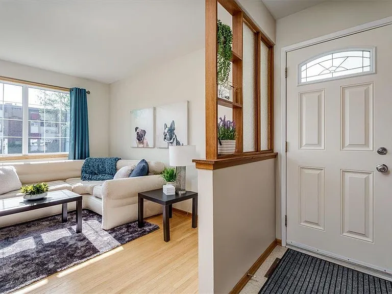 15 Lomond Blvd #15 — Photo 3