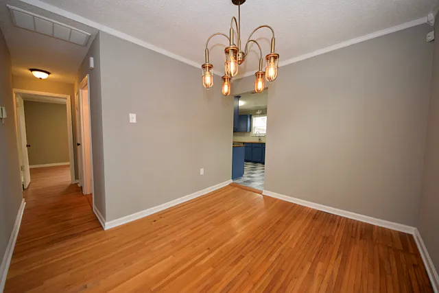 2 Bedroom, 1 Bathroom Near N. McLean and Tutwiler — Photo 4