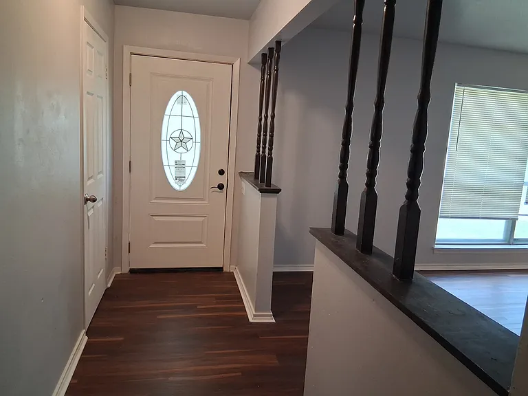 4411 Lakewood Dr — Photo 3