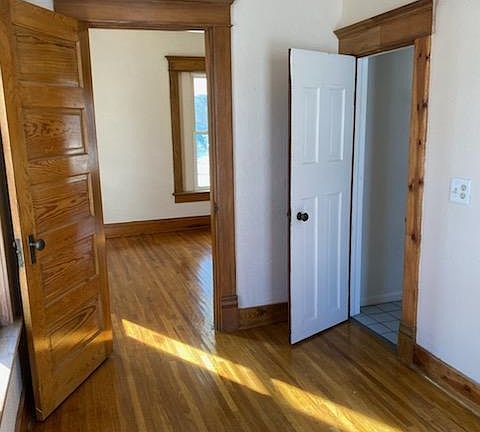 3rd image of 810 Palmer St