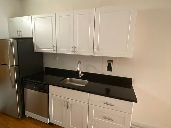 4th image of 909 Elmwood Ave APT F2
