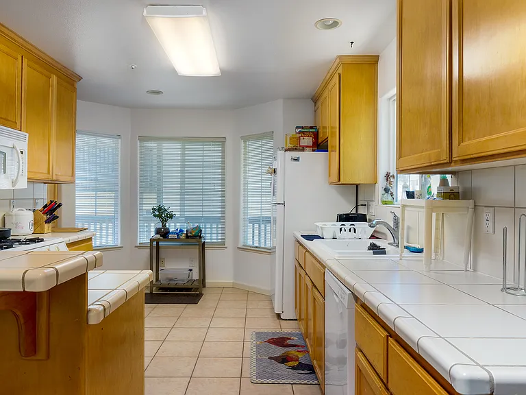 124 Sycamore St — Photo 4