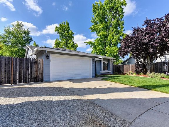 2nd image of 8205 Sunland Ct