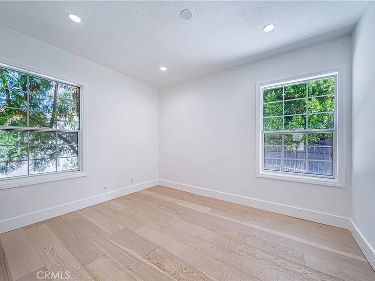 5143 Newcastle Ave — Photo 19