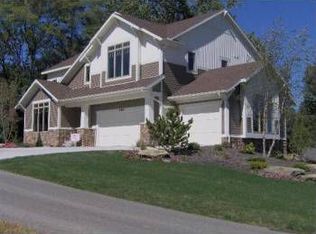 2969 Coppergrove Dr NE, Grand Rapids, MI 49525