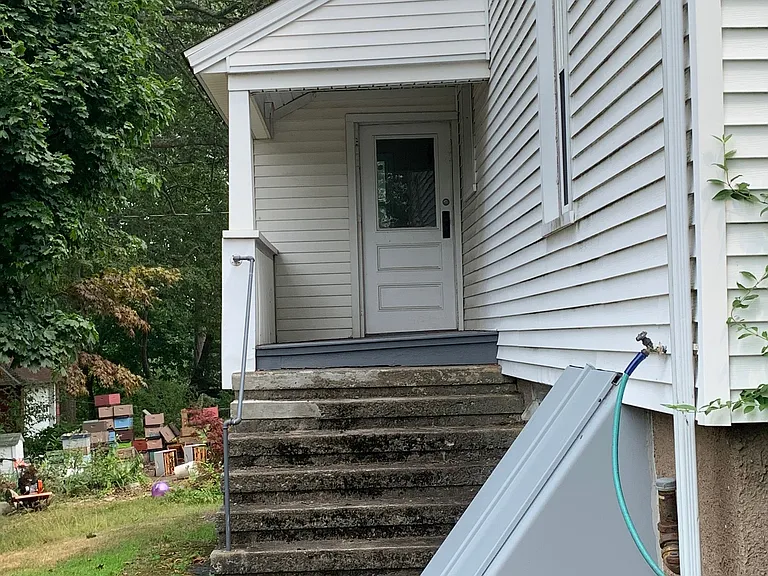 2 Wilford Rd — Photo 3