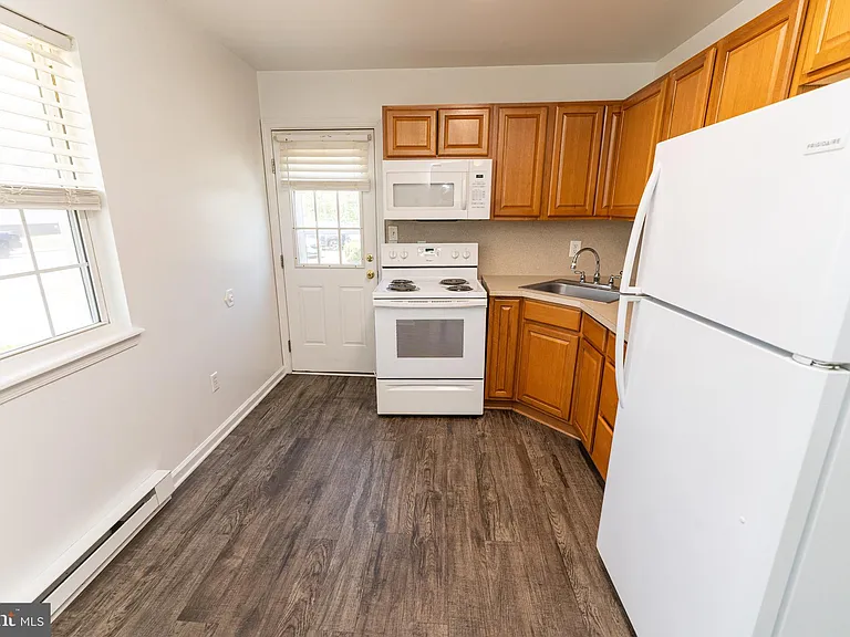 30704 Hampden Ave — Photo 11