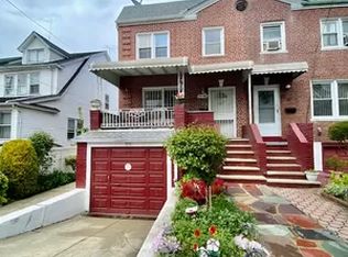 8949 220th St, Queens Village, NY