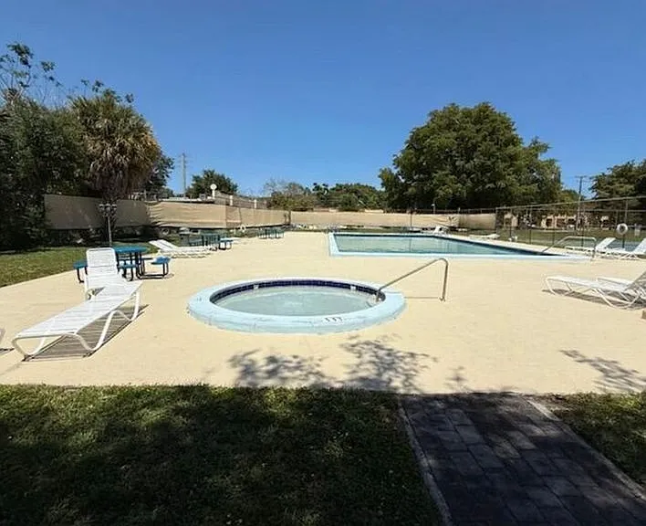 540 NW 43rd St — Photo 3