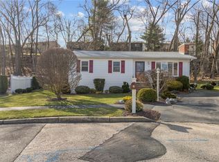 18 Bernice Dr, Cranston, RI 02920