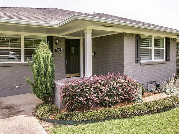 2nd image of 8922 Livenshire Dr