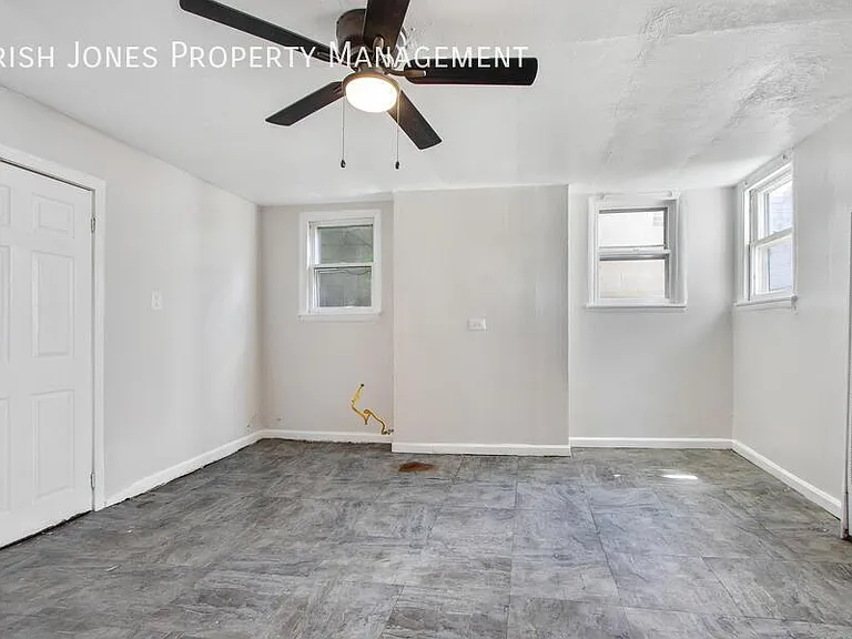 935 Niagara St #4 — Photo 5