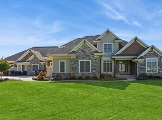 W1321 N Bloomfield Rd, Lake Geneva, WI 53147