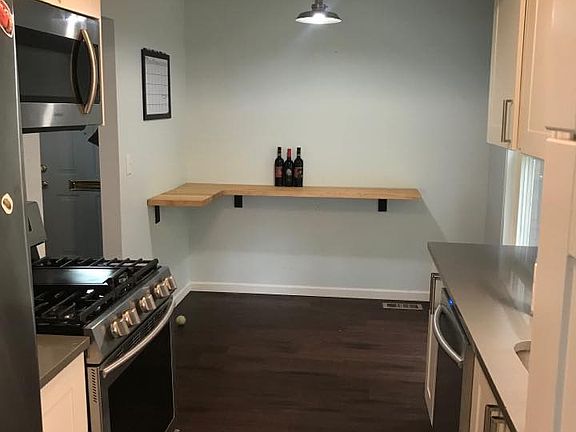 5th image of 18246 Jamestown Cir