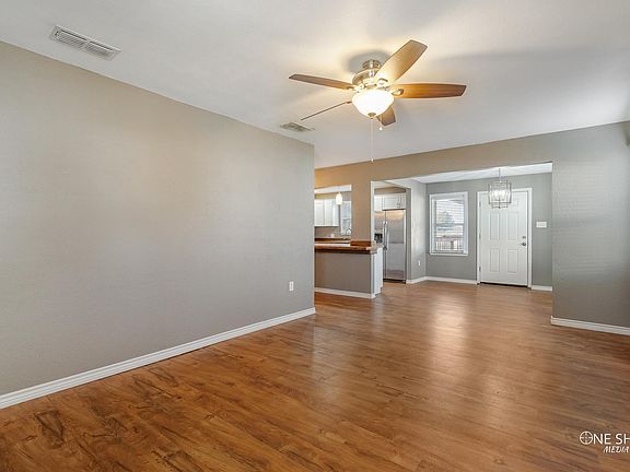 4th image of 1218 Ross Ave