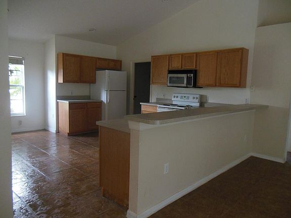 3rd image of 1434 Teal Dr