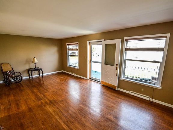 5th image of 1454 Forest Dr
