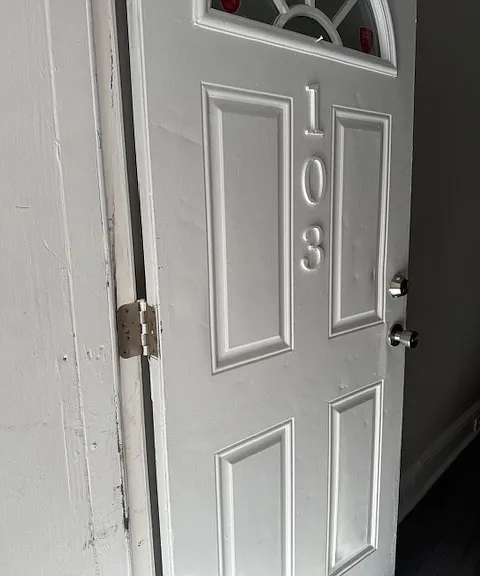 103 E 24th St #1 — Photo 1