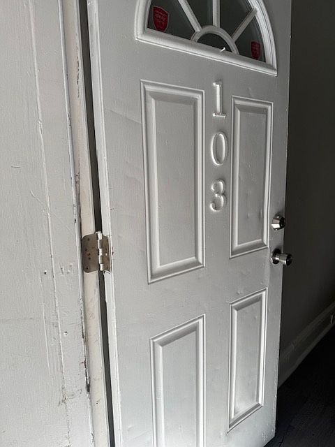 1st image of 103 E 24th St #1