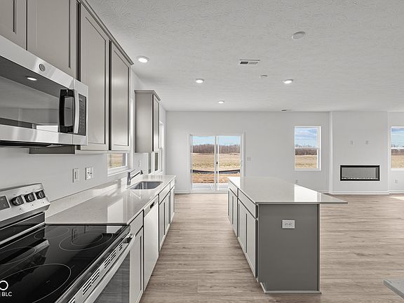 5th image of 2310 Marjorie Way