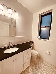 Rented by Metropolis Real Estate of Manhattan