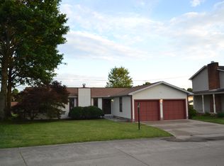 317 Sunset Dr, Hurricane, WV 25526