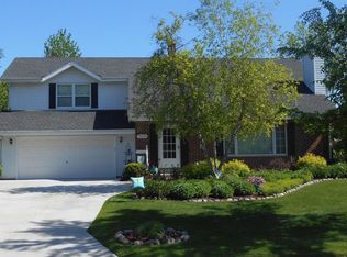 7008 W Imperial Dr, Franklin, WI 53132