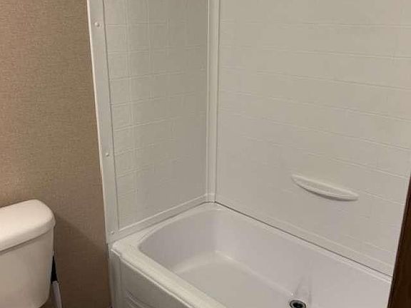 4th image of 97 Keystone Ct