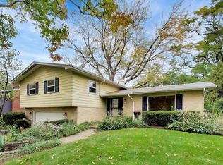 806 Kimberly Way, Lisle, IL 60532