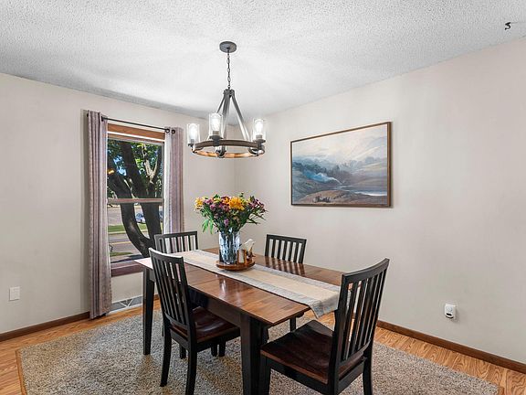 4th image of 1212 3rd Ave NE