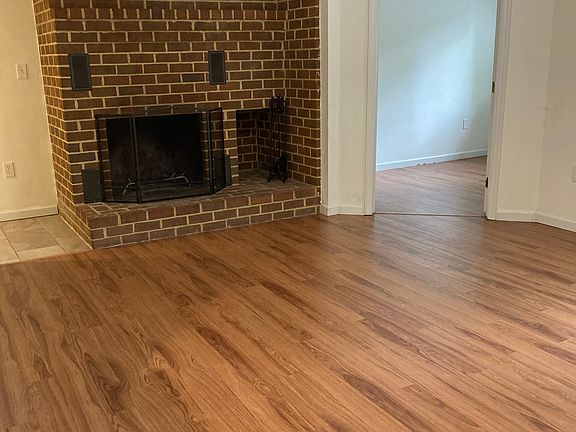 4th image of 4002 Governors Sq APT 3