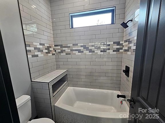 4th image of 1076 Table View Dr #1