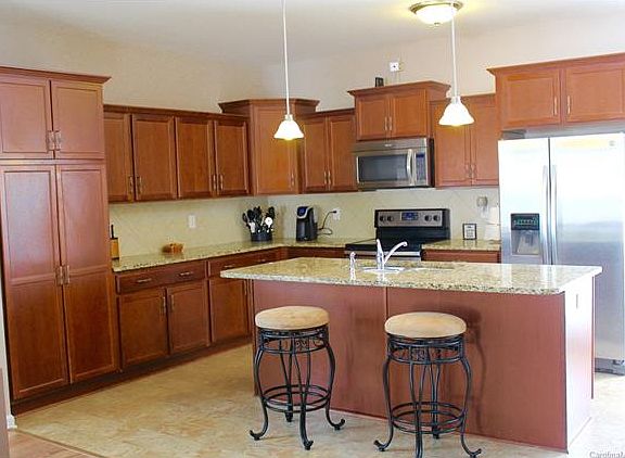 3rd image of 406 Landis Oak Way