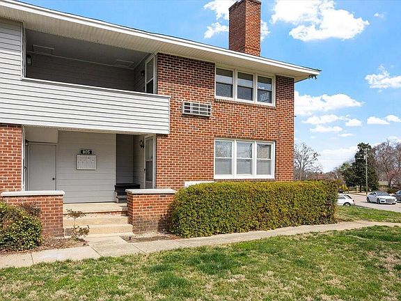 3rd image of 805 Daniels St APT B