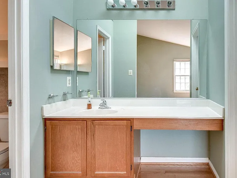 4216 Fox Lake Dr — Photo 16