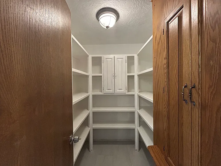 2911 Hawk Rd — Photo 10