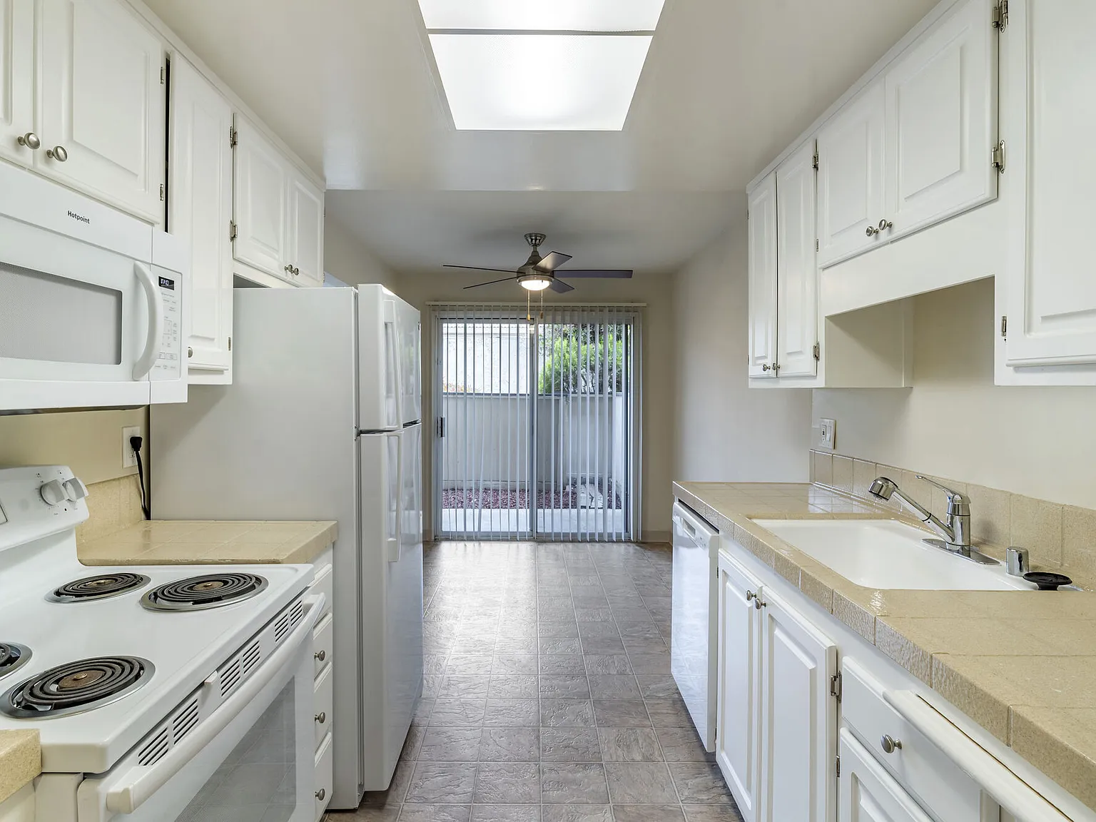 Glenmoor Green Apartments — Photo 3