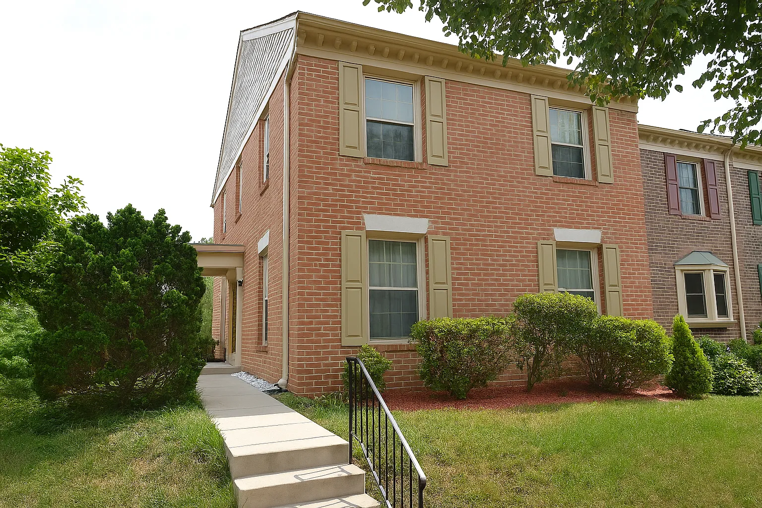4 bed, 3.5 bath, 2122 sqft, $2,850 — Photo 1