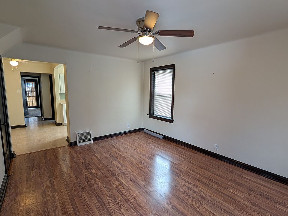 2nd image of 5470 Loughborough Ave #2E