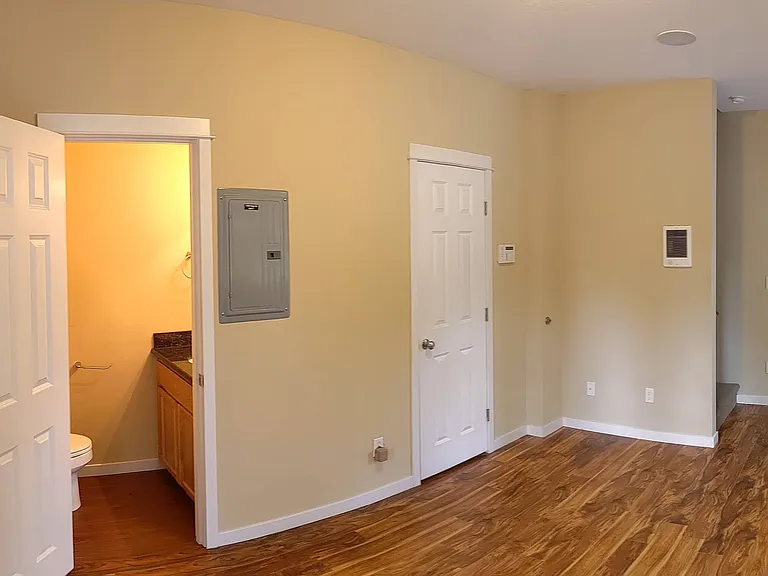 1354 High st #1 - Living Area on 1st Floor 1354 High st #1 - Living Area on 1st Floor