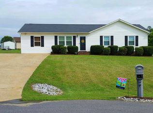 889 Arrow St, Lincolnton, NC 28092