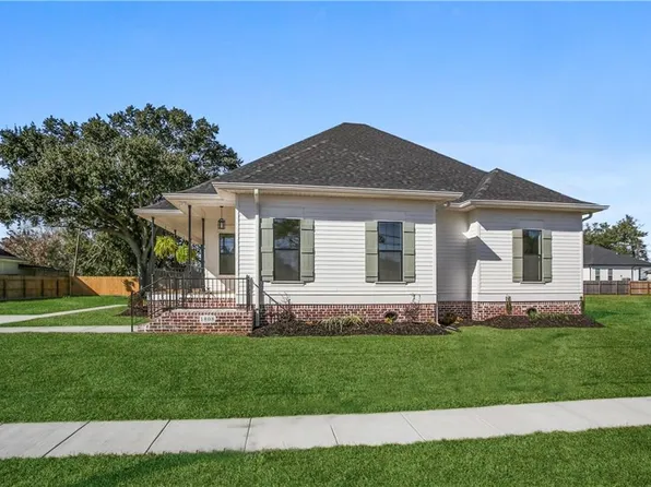1808 Esteban St, Arabi, LA 70032