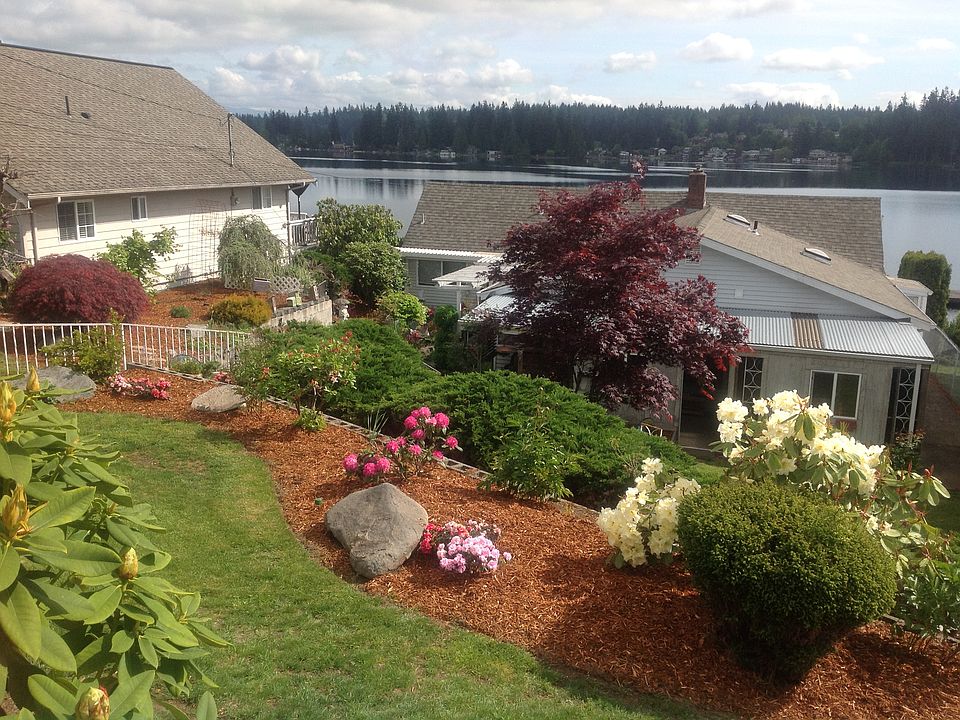 2nd image of 15203 W Lake Goodwin Rd