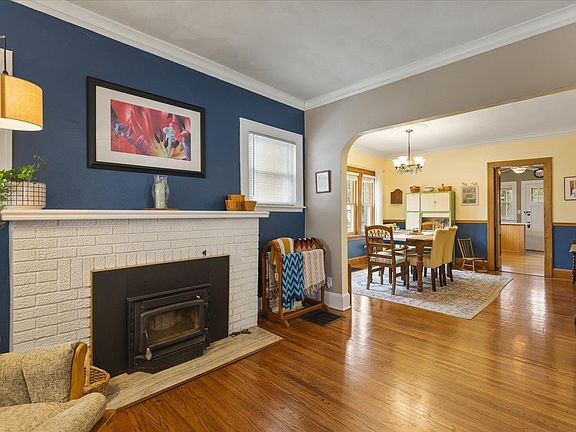 5th image of 302 N Rockford Ave